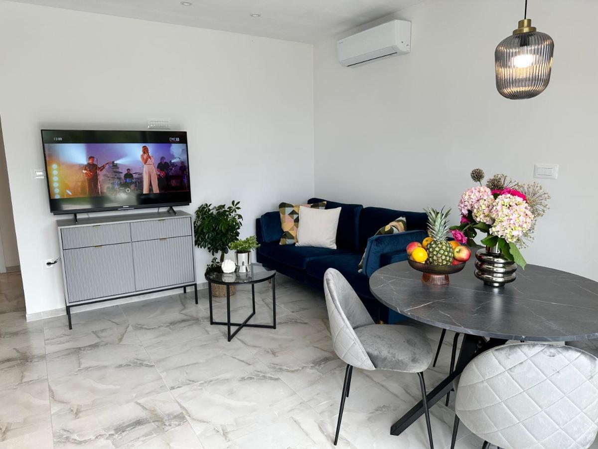 Olive View Apartment Brela Eksteriør bilde