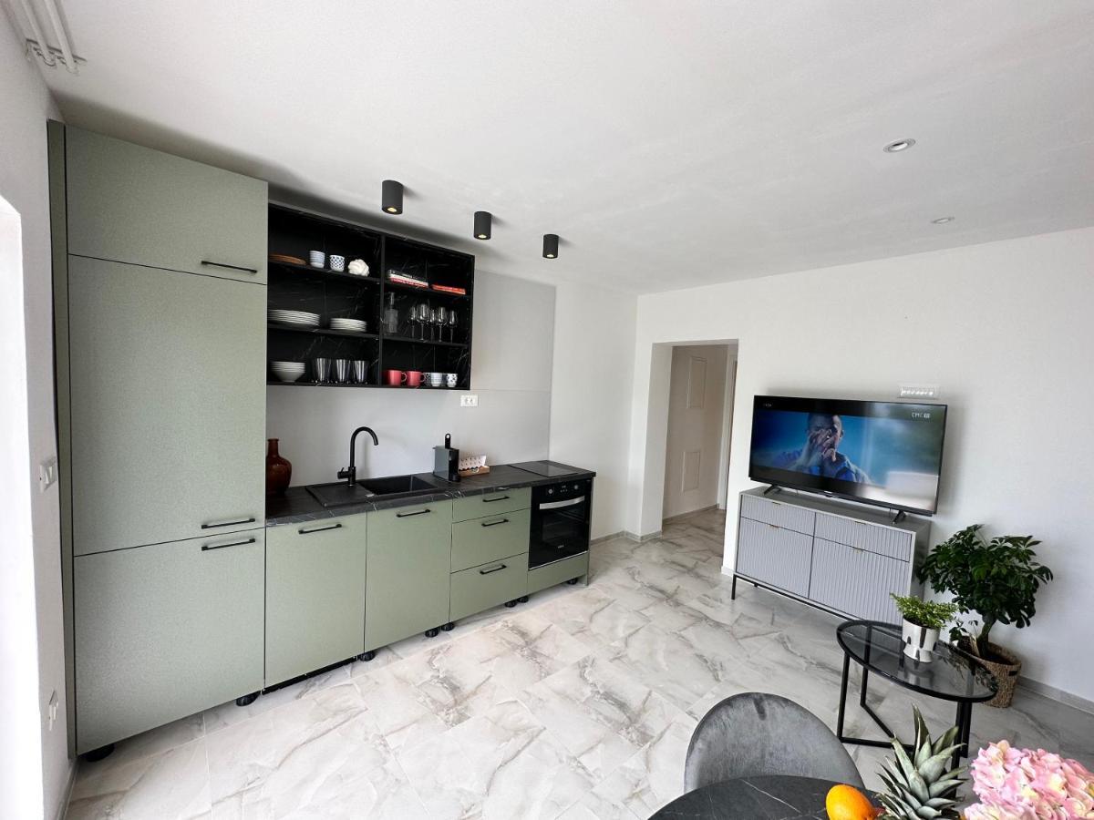 Olive View Apartment Brela Eksteriør bilde