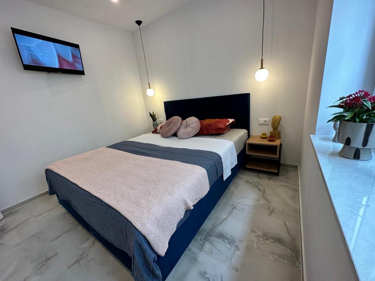 Olive View Apartment Brela Eksteriør bilde