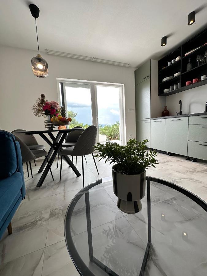 Olive View Apartment Brela Eksteriør bilde
