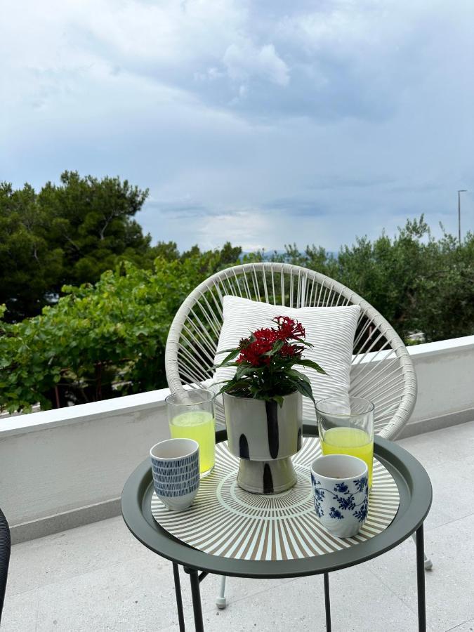 Olive View Apartment Brela Eksteriør bilde